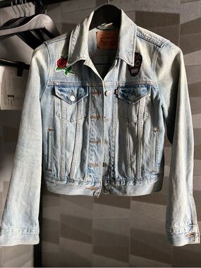 LEVIS Light Blue 100% Cotton Distressed Denim Jacket with Patches (S)
